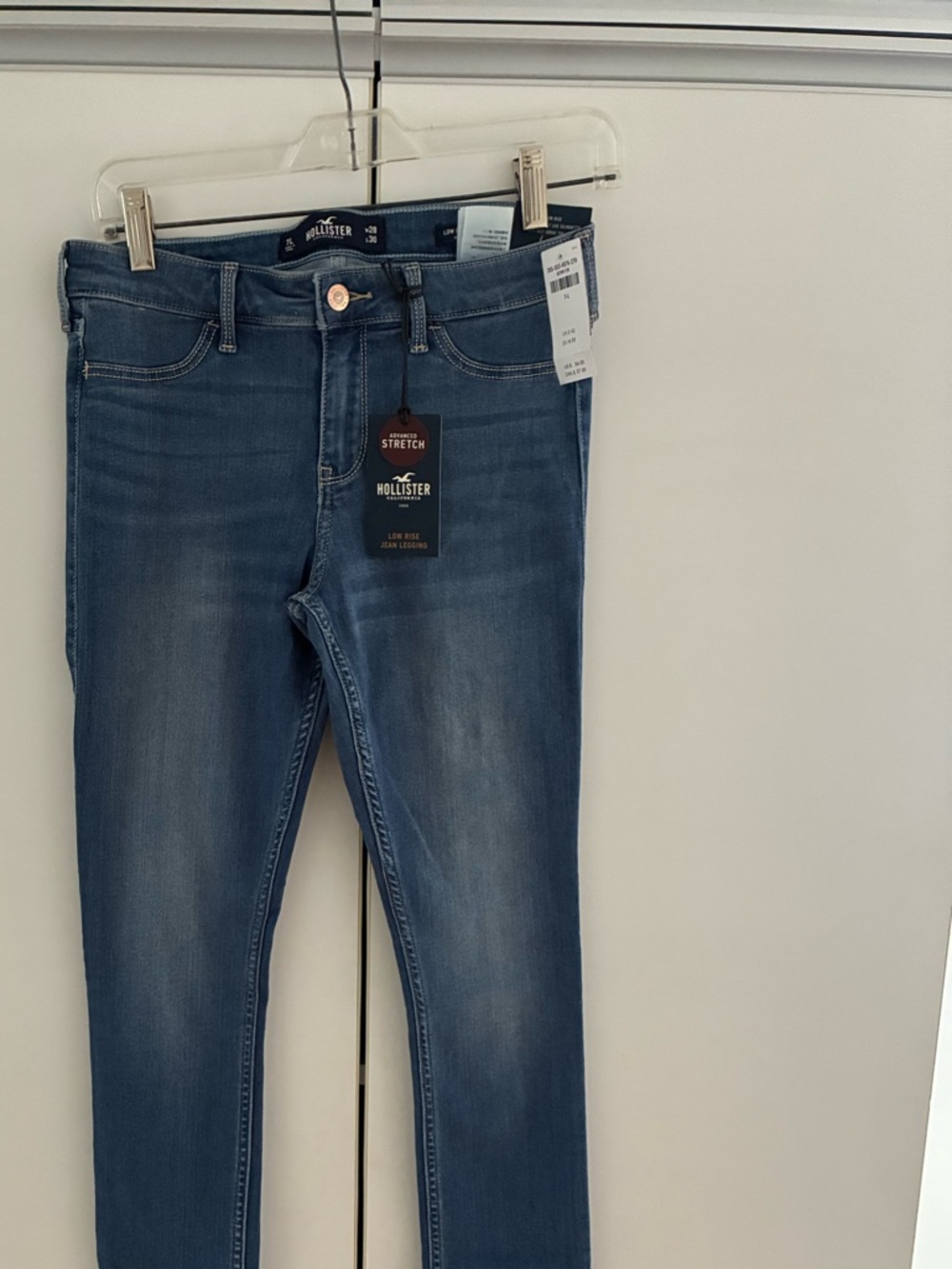 Hollister Advanced Stretch Low-Rise Jean Legging Size 7L. NWT